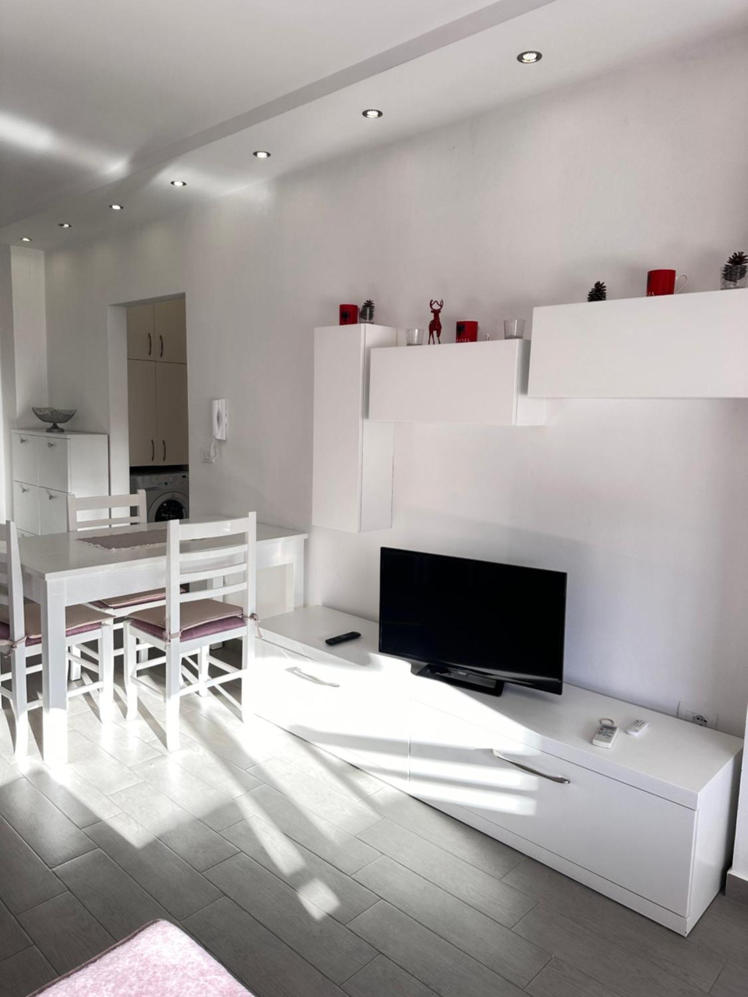 Rose Sea View Apartment Sarande Bagian luar foto