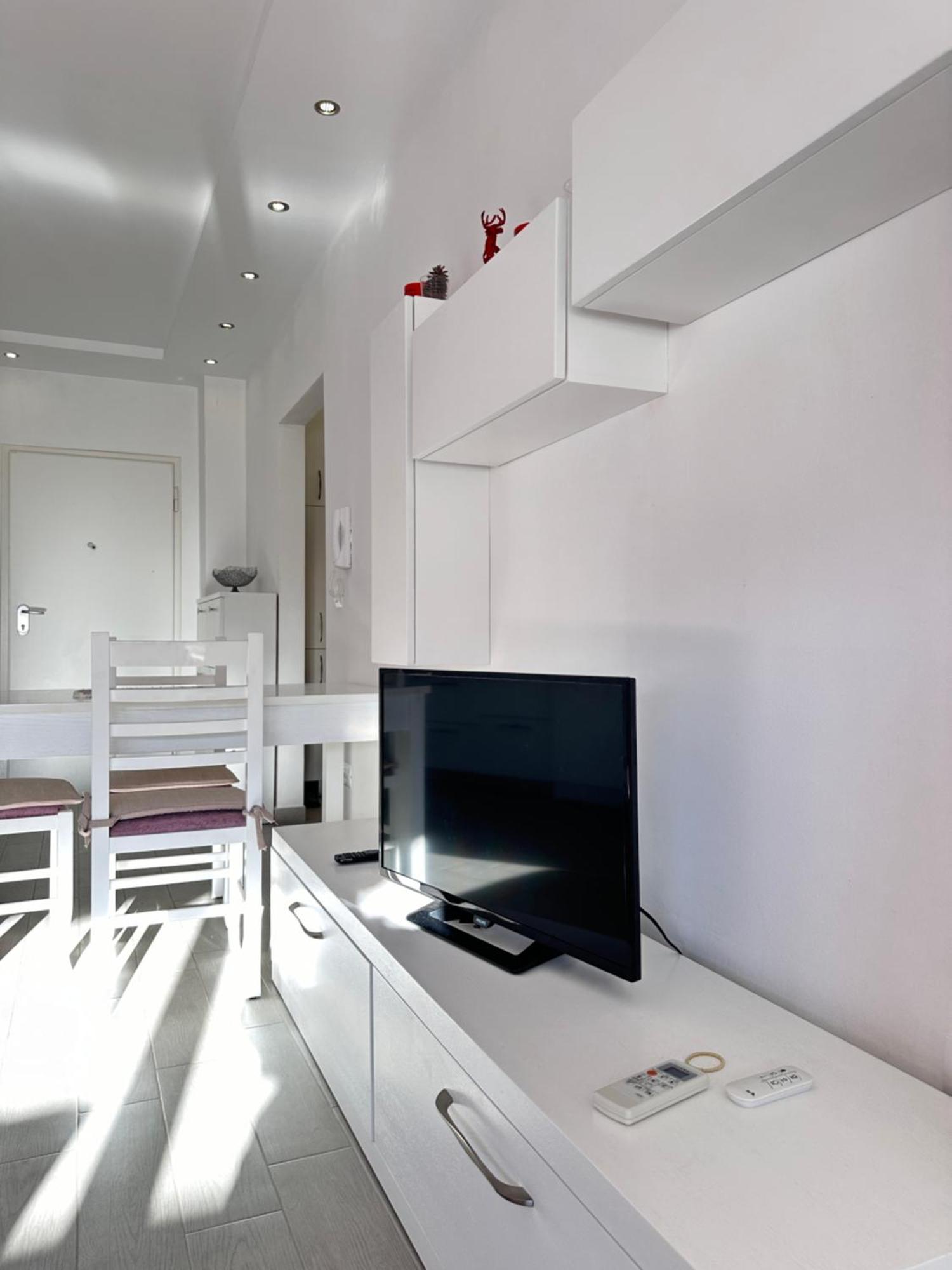 Rose Sea View Apartment Sarande Bagian luar foto